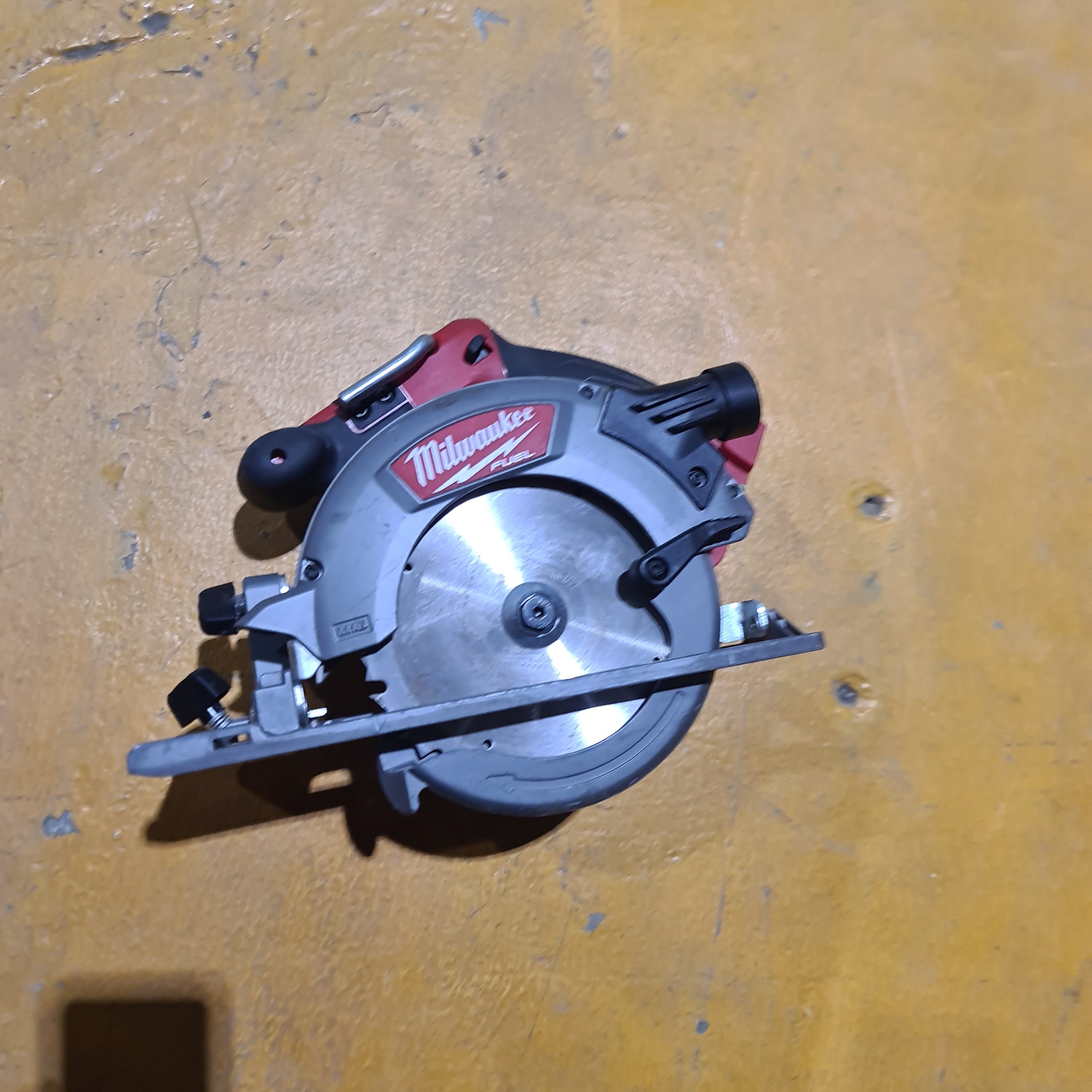 Battery Milwaukee 18V Circular Saw